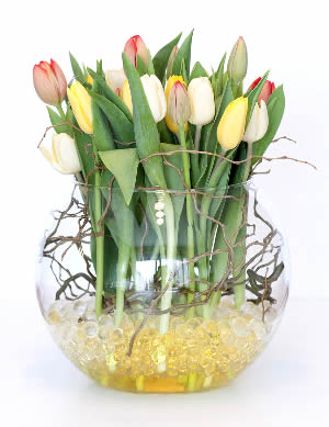 Een mooie vaas vol tulpen